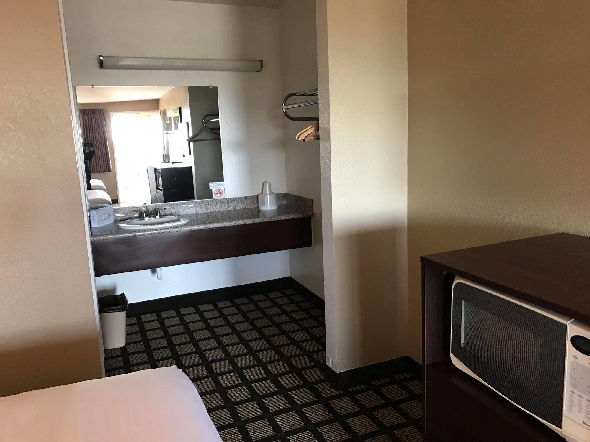 Travelers Inn - Phoenix Exteriör bild